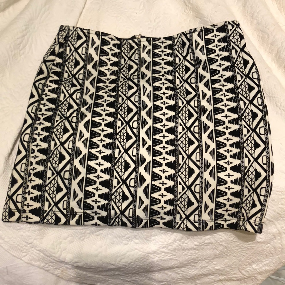 Black and white print mini skirt